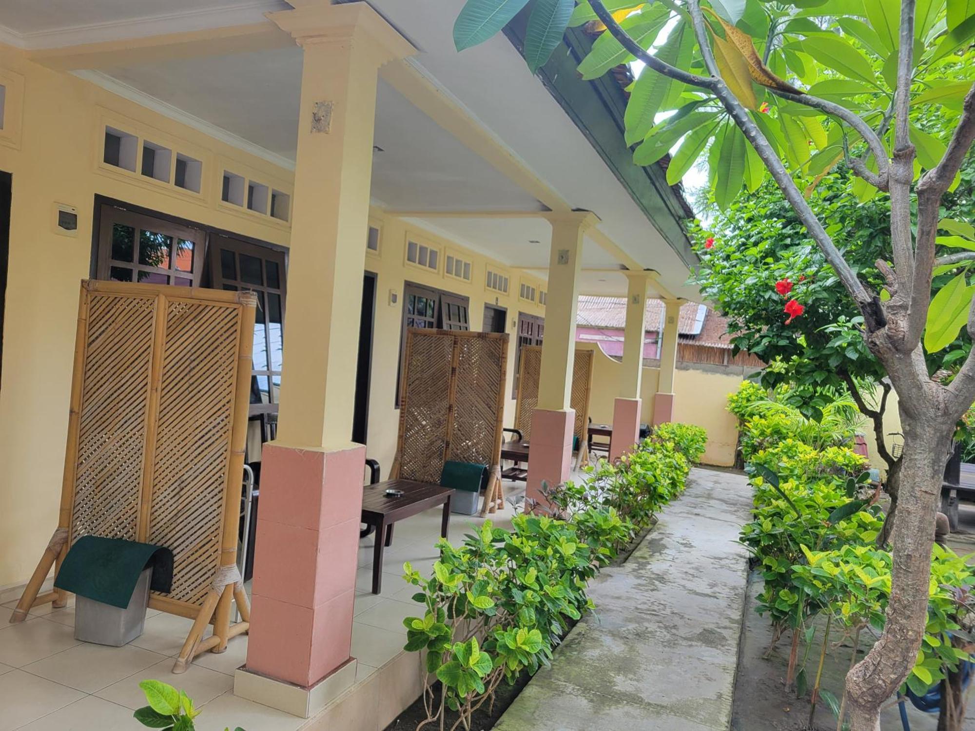 Koi Gili Guest House Гілі-Траванган Екстер'єр фото