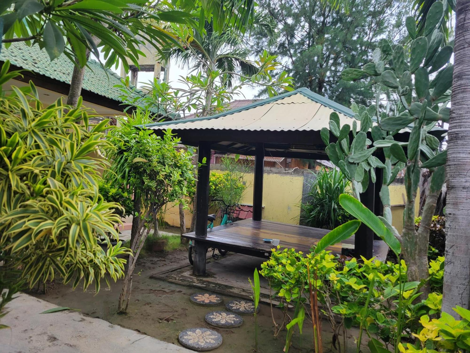 Koi Gili Guest House Гілі-Траванган Екстер'єр фото