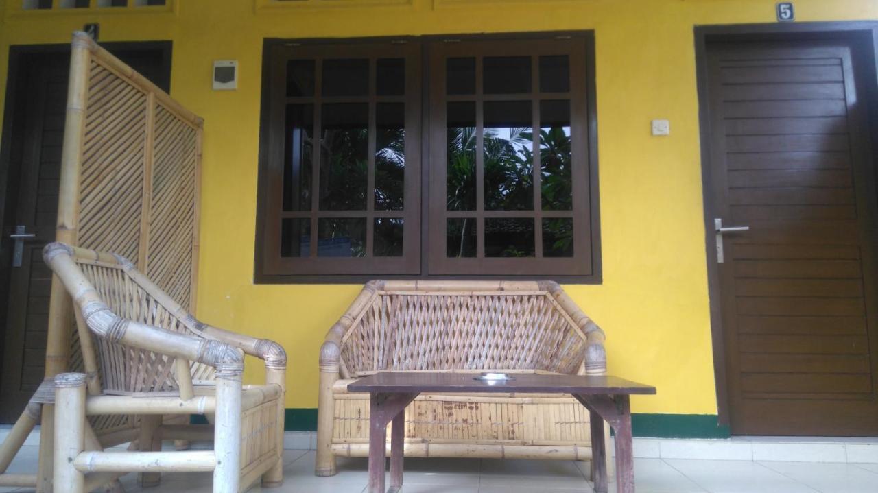 Koi Gili Guest House Гілі-Траванган Екстер'єр фото